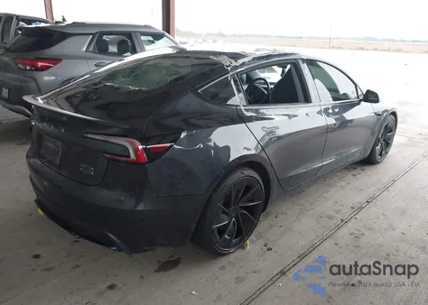 2024 Tesla Model 3 Performance All-Wheel Drive z USA, uszkodzony, nr VIN 5YJ3E1ET1RF821002